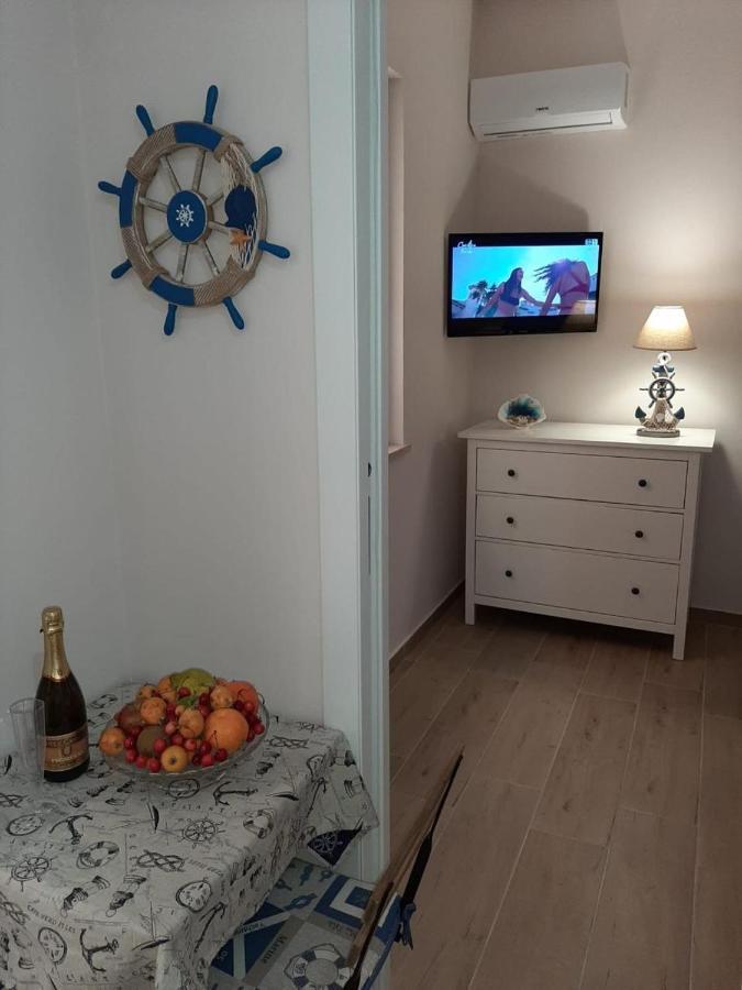 La Casa Nel Vicolo Appartement Giardini-Naxos Buitenkant foto
